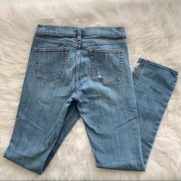 Light Wash J.Crew Jeans in Size 27 - Picture 2 of 9
